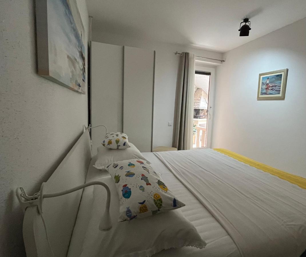Apartment Get Supetar Buitenkant foto
